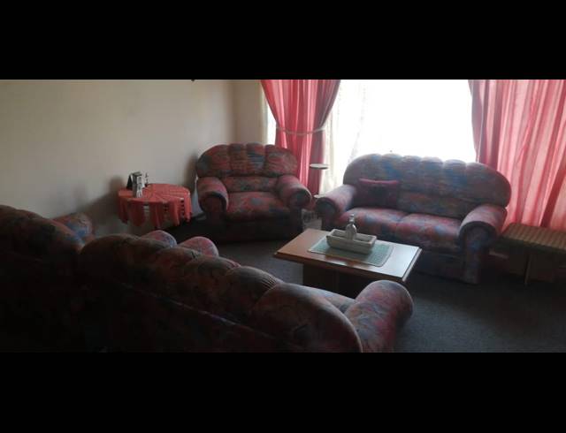 3 BEDROOM HOUSE SOLD IN LA HOFF